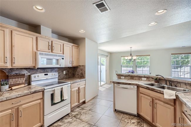 Kitchen | Image 12