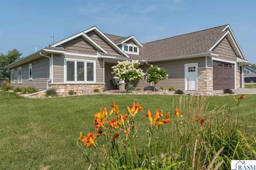 301 Dancing Waters Cir, Mankato, MN, 56001-8783 | Card Image