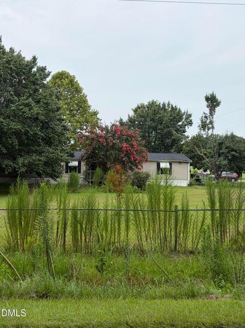 101 Lois Ln, Clayton, NC, 27520-6160 | Card Image