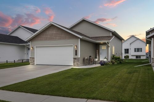 1021 Highland Ln W, West Fargo, ND, 58078-8891 | Card Image