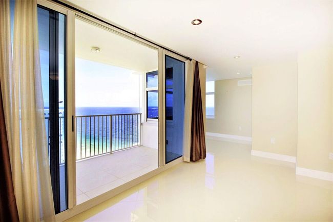 APT-2806 - 1360 S Ocean Blvd, Condo with 2 bedrooms, 2 bathrooms and null parking in Pompano Beach FL | Image 4