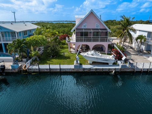61 W Cahill Ct, Big Pine Key, FL, 33043-3303 | Card Image