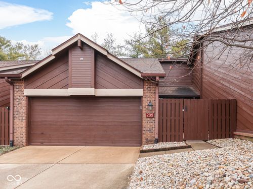 209 Brighton Ct, Greenwood, IN, 46143-1918 | Card Image