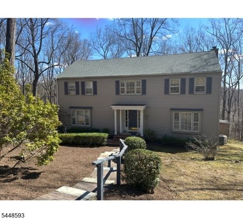 9 E Fox Chase Rd, Chester, NJ, 07930-2917 | Card Image