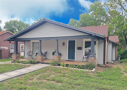 416 E 2nd Ave, Garnett, KS, 66032-1208 | Card Image