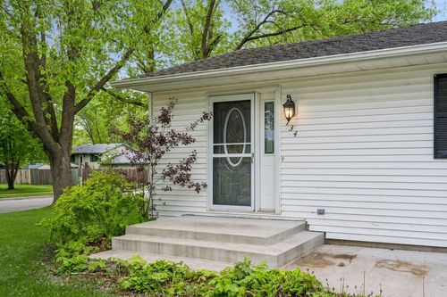 734 Merrill St Sw, Hutchinson, MN, 55350-2730 | Card Image