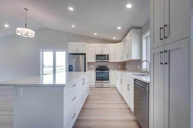 2 Evron Pl, House other with 4 bedrooms, 3 bathrooms and 4 parking in Trochu AB | Image 18