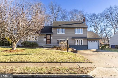 154 Fox Chase Dr, DELRAN, NJ, 08075-2322 | Card Image