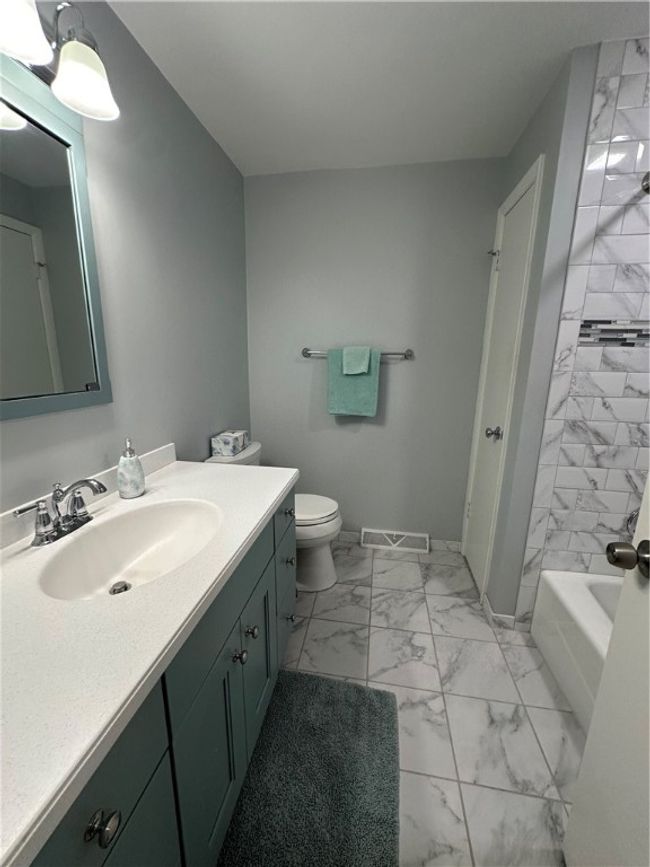 112 Jenny Lynn Dr, House other with 3 bedrooms, 3 bathrooms and 2 parking in Aliquippa PA | Image 24