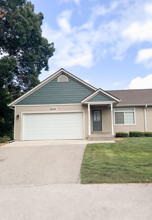 10-652 Oriole Ct, Middleville, MI, 49333-8074 | Card Image