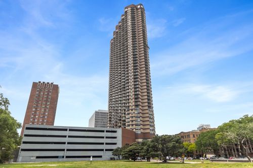 507-3660 Lake Shore Dr, Chicago, IL, 60613-5304 | Card Image