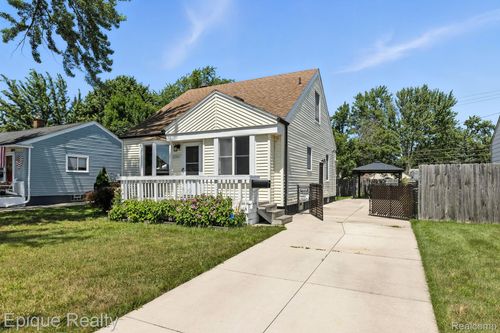 22315 Kramer St, Saint Clair Shores, MI, 48080-2865 | Card Image