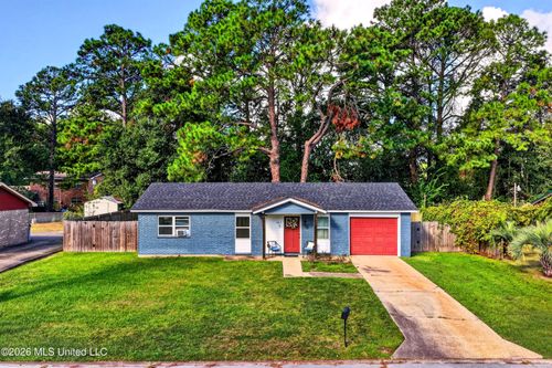 2713 State St, Gautier, MS, 39553-6659 | Card Image