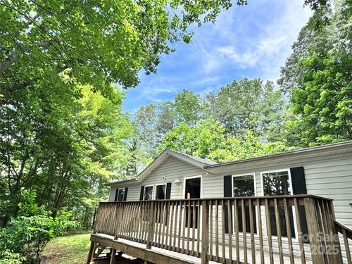 39 Hill And Dale Rd, Leicester, NC, 28748-5180 | Card Image