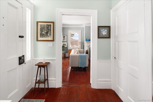 28 Barnes Rd, Ossining, NY, 10562-3002 | Card Image