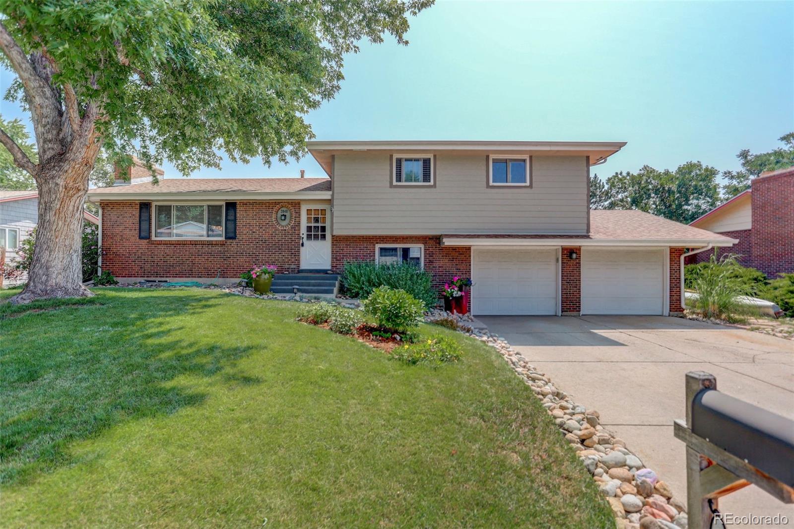 Zephyr Ct, Lakewood, CO 80227