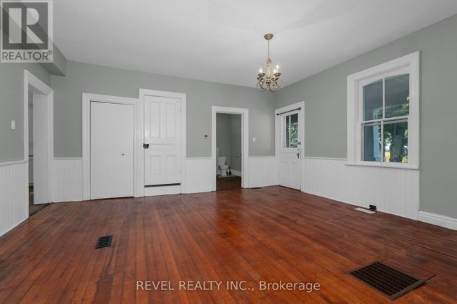 7281 9 Th Line, House other with 4 bedrooms, 2 bathrooms and 10 parking in Thornton ON | Image 12
