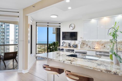 apt-1903-20191 E Country Club Dr, Aventura, FL, 33180-3020 | Card Image