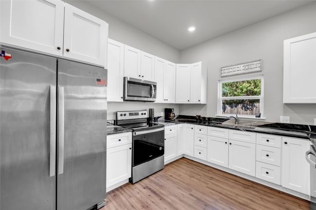 100 S Thomas Cv, House other with 4 bedrooms, 3 bathrooms and null parking in Burnet TX | Image 5