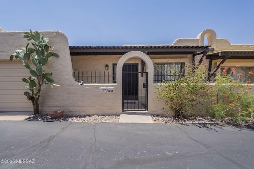 3032 S Sierra Villas Dr, Tucson, AZ, 85713-4321 | Card Image
