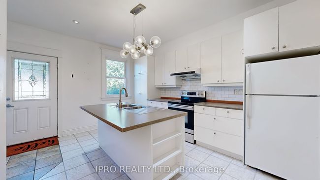 12 Lark St, House attached with 4 bedrooms, 3 bathrooms and 1 parking in Toronto ON | Image 13