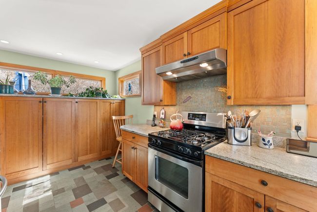 68 Ledge Rd, House other with 2 bedrooms, 2 bathrooms and null parking in Burlington VT | Image 17