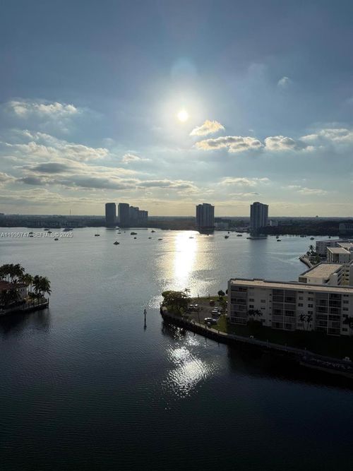 apt-1710-1000 W Island Blvd, Aventura, FL, 33160-4942 | Card Image