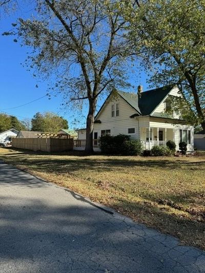 1812 N Locust Street, House other with 3 bedrooms, 2 bathrooms and null parking in Pittsburg KS | Image 2