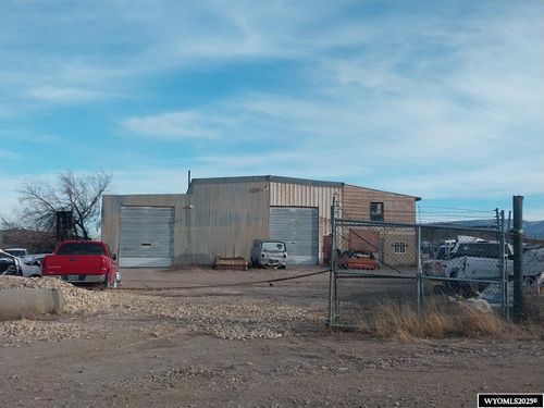 425 Gehring St, Mills, WY, 82604 | Card Image