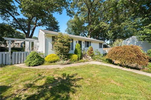 29 Oakwood Drive, Cranston, RI, 02920 | Card Image