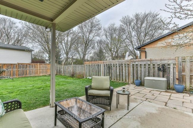 834 Viscount Rd, House other with 3 bedrooms, 2 bathrooms and 4 parking in London ON | Image 39