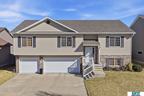 7930 Mandalay Dr, Lincoln, NE, 68516-9003 | Card Image