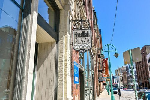 206-205 N Water Street, Milwaukee, WI, 53202 | Card Image