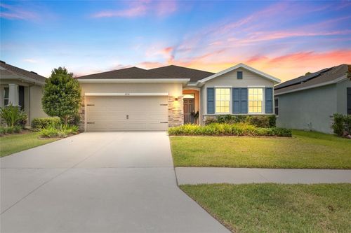 8136 Wheat Stone Dr, ZEPHYRHILLS, FL, 33540-2206 | Card Image