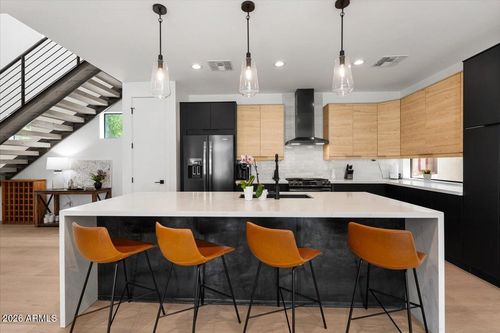 220 W Monterosa St, Phoenix, AZ, 85013-3218 | Card Image