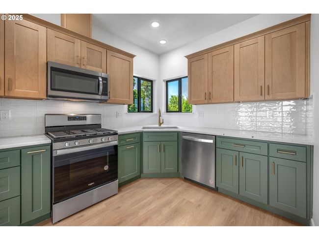 10731 Ne Fremont St, Condo with 4 bedrooms, 4 bathrooms and 1 parking in Portland OR | Image 19