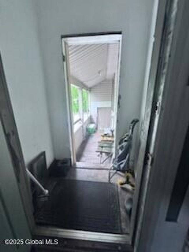 Unit 3 Entrance/Exit | Image 54