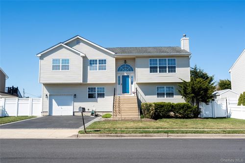 17 Clifton St, Farmingdale, NY, 11735-5500 | Card Image