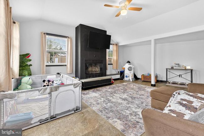 602 Greenview Dr, House other with 4 bedrooms, 2 bathrooms and null parking in Denver PA | Image 12