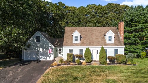 19 Timber Ridge Dr, Pawcatuck, CT, 06379-1255 | Card Image