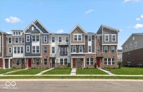 13-605-7305 Bayview Run, Mccordsville, IN, 46055-9841 | Card Image
