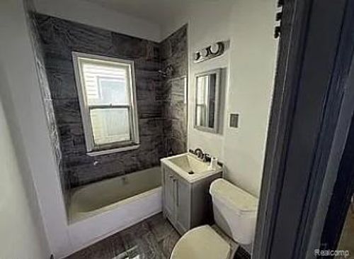 5431 Bewick St, Detroit, MI, 48213-3379 | Card Image