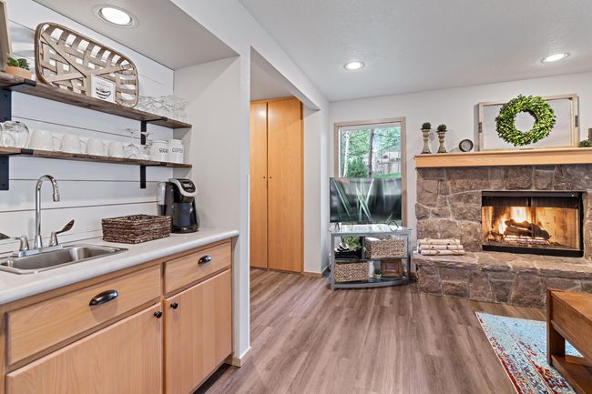 20-coffee bar-fireplace | Image 20
