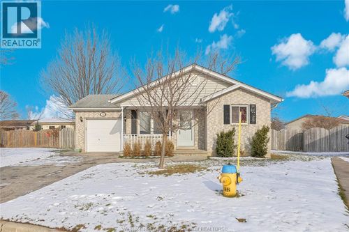 31 Allen Crt, Amherstburg, ON, N9V3Z4 | Card Image