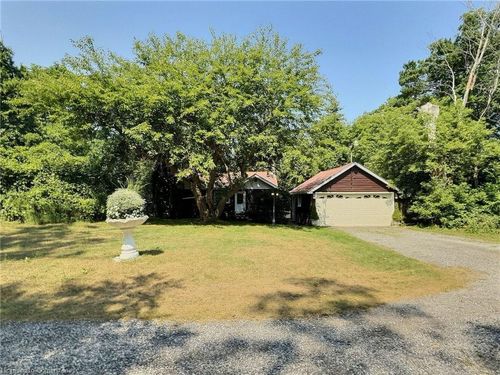 7624 Riverside Dr, Port Franks, ON, N0M2L0 | Card Image