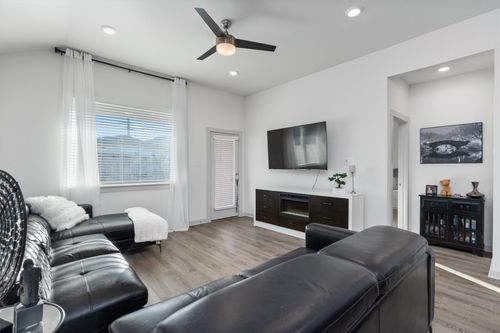 120 Scarborough Way, San Marcos, TX, 78666-4779 | Card Image