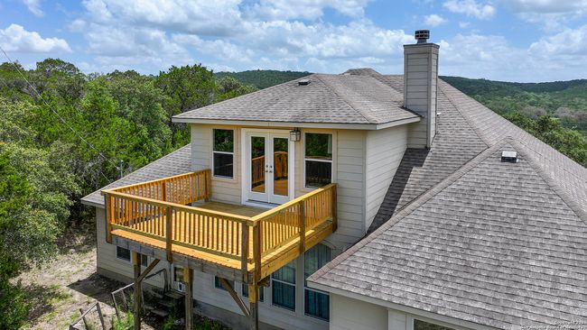 846 County Road 2763, House other with 3 bedrooms, 2 bathrooms and null parking in Mico TX | Image 39