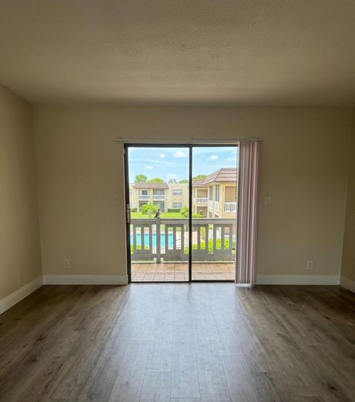 303-5861 Nw 16th Place, Sunrise, FL, 33313 | Card Image