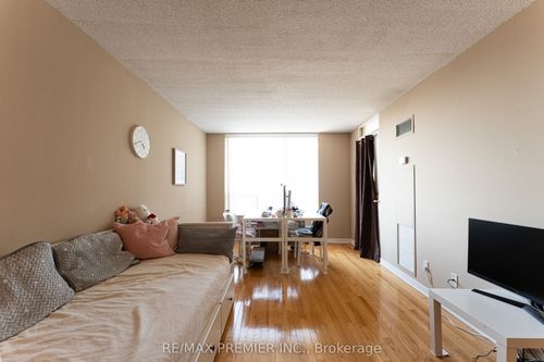 504-19 Northern Heights Drive, Richmond Hill, ON, L4B4M4 | Card Image