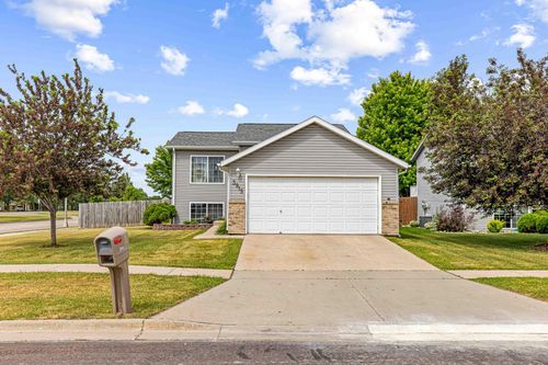 3915 34th St S, Fargo, ND, 58104-7070 | Card Image